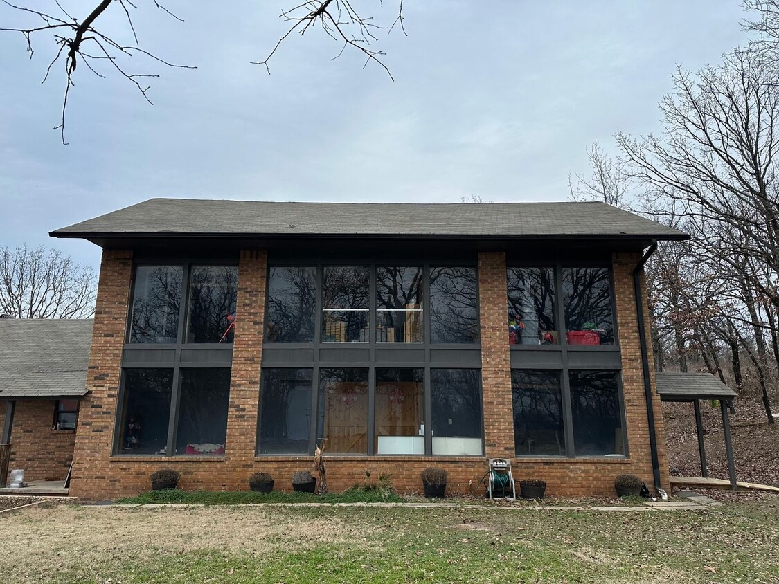 Foto principal - 4 bedroom house, Van Buren