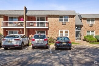 Building Photo - 798 Eves Dr