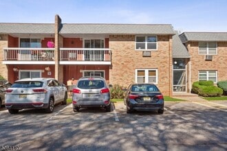 Building Photo - 798 Eves Dr