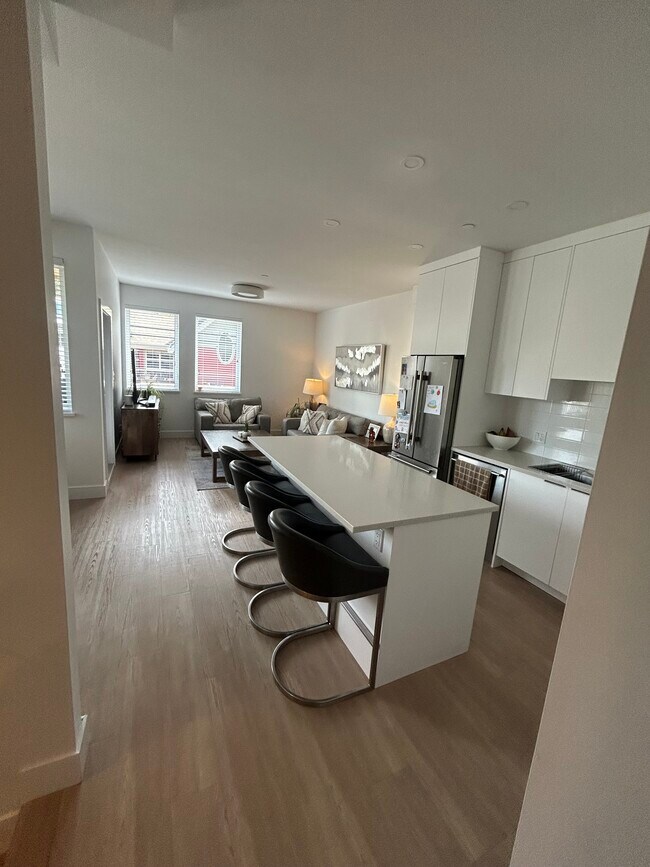 Photo du bâtiment - 242 4th St W