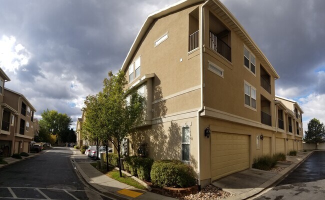 Foto del edificio - 7334 Shelby View Dr