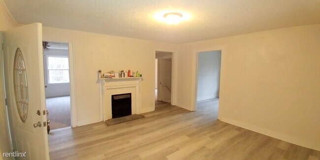 Foto del edificio - 6 br, 3 bath House - 2610 Rock Chapel Rd