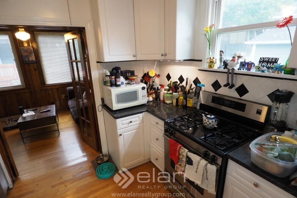 Primary Photo - 3915 N Wolcott Ave
