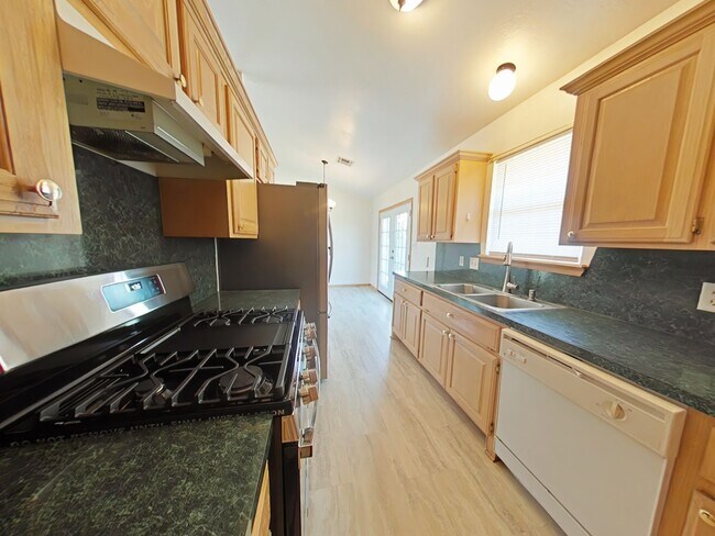 Foto del edificio - 6837 NW Willow Springs Dr