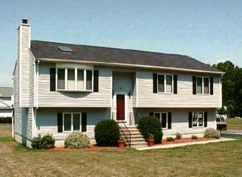Primary Photo - Corner lot 3 Bedroom/2.5 Bath raised ranch...
