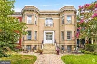 Building Photo - 634 North Carolina Ave SE