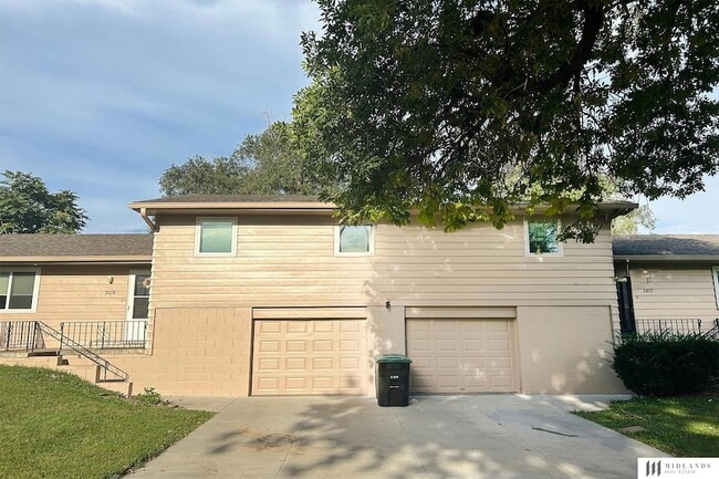 Photo - 2612 S 61st Ave Apartment