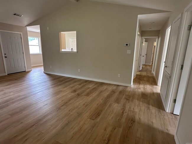 Foto del edificio - 216 Spring Branch Dr