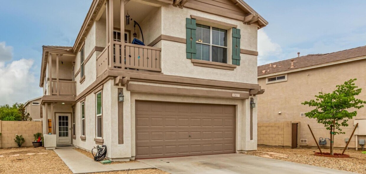 6 bedroom home with solar in Litchfield Park House Rental in