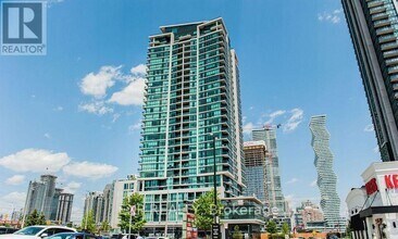 Building Photo - 3985-3985 Grand Park Dr