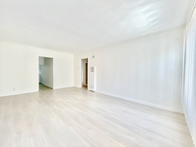 Foto del edificio - 3950 W 5th St