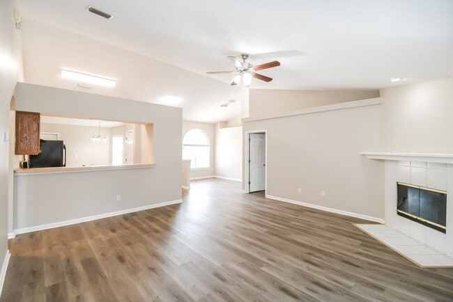 Building Photo - 3445 Shelley Dr