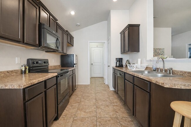 Foto del edificio - 912 Purdue St