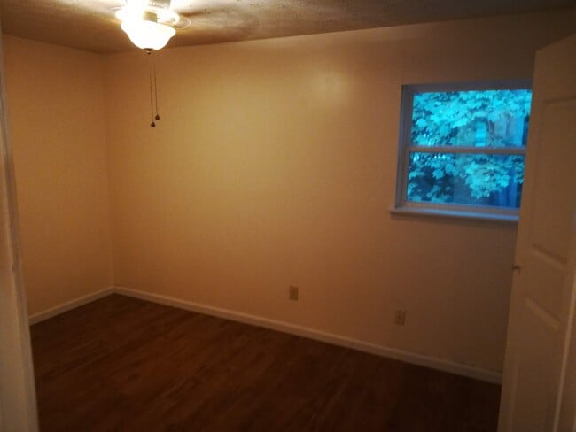 Building Photo - 435 Rustwood Dr