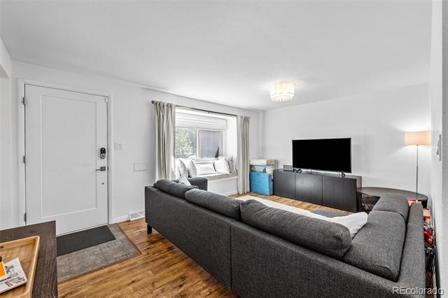 Foto del edificio - 645 S Glencoe St