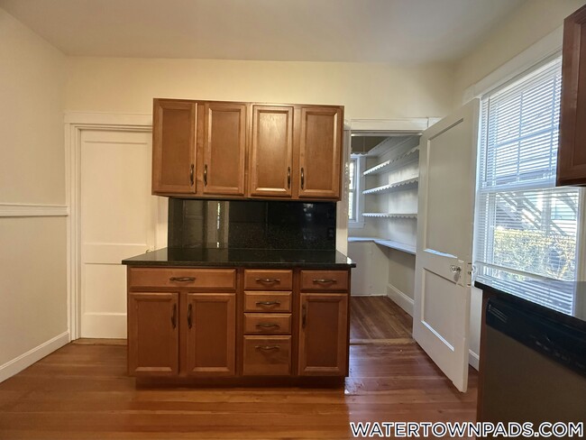 Building Photo - 93 Hillside Rd