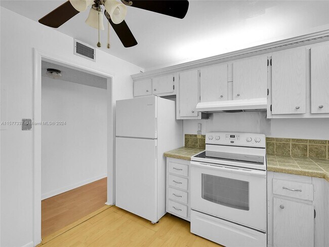 Building Photo - 22605 SW 66th Ave