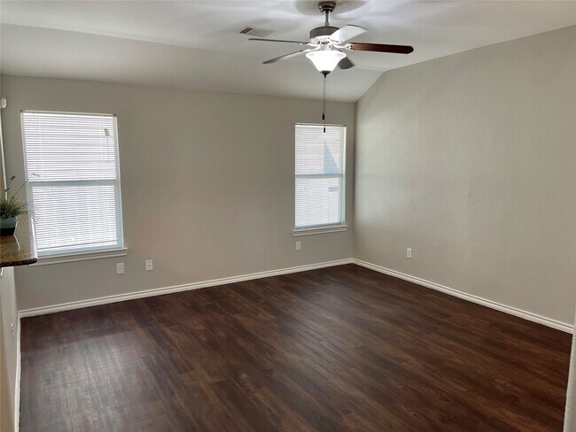 Building Photo - 9122 River Dale Canyon Ln