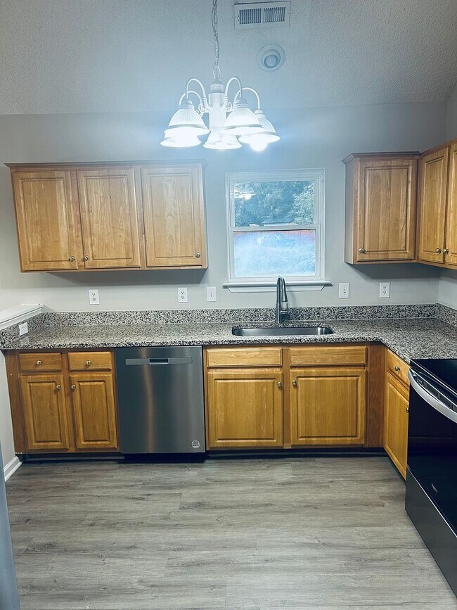 Foto del edificio - 804 Valley Creek Dr