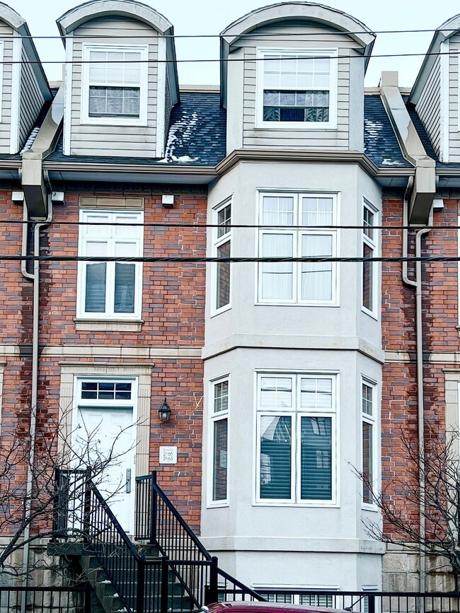 Building Photo - 2165 Maitland St