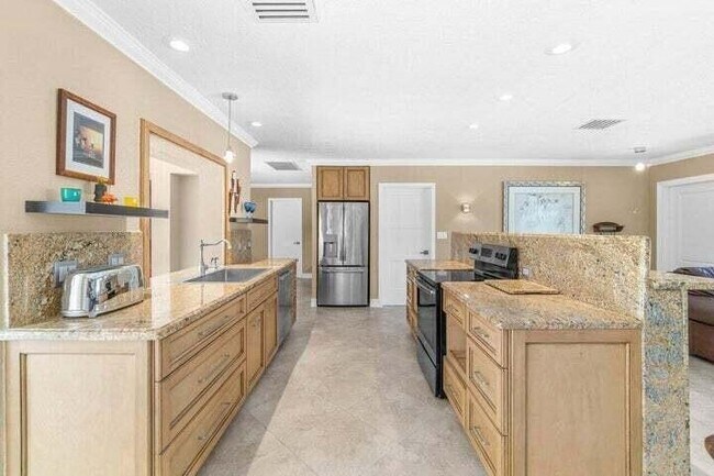 Foto del edificio - 653 NW 10th Ct