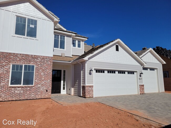 Building Photo - 5 br, 4 bath House - 927 E 4155 S