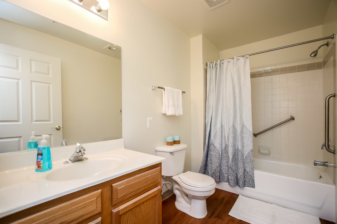 Baño - Morningside Senior Apartments