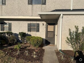 Building Photo - 616 Brockinton Point