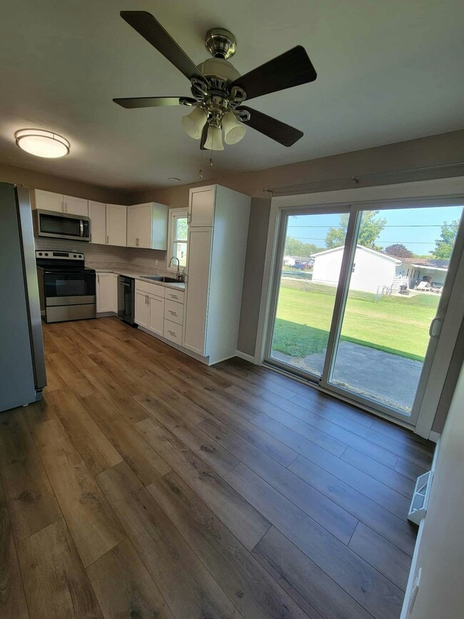 Building Photo - 515 Maddox Dr