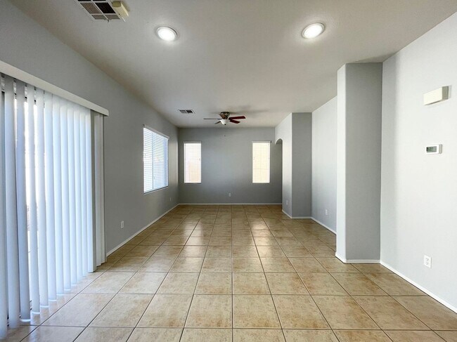Foto del edificio - Beautiful 3Be/2.5Ba single family house