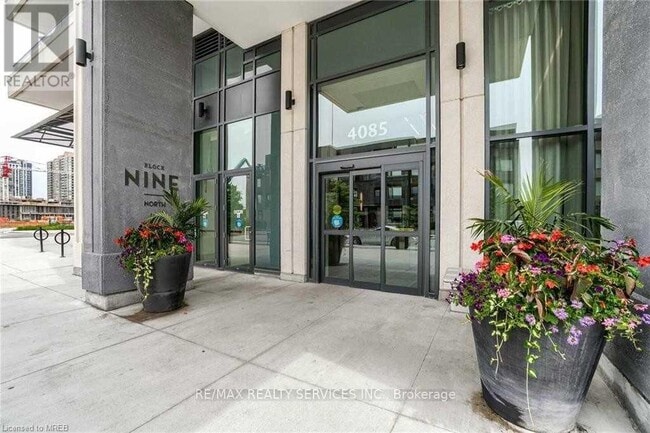 Building Photo - 4085 Parkside Village Dr