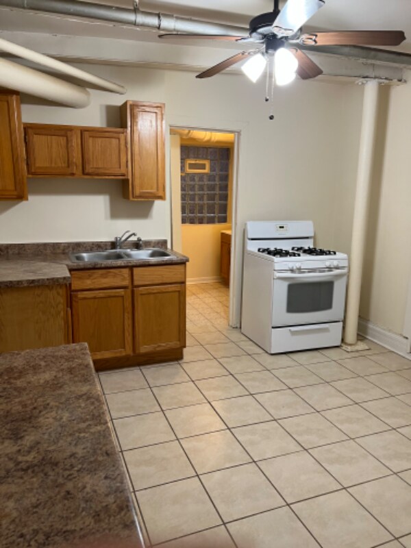 Foto del edificio - 7959 S Burnham Ave