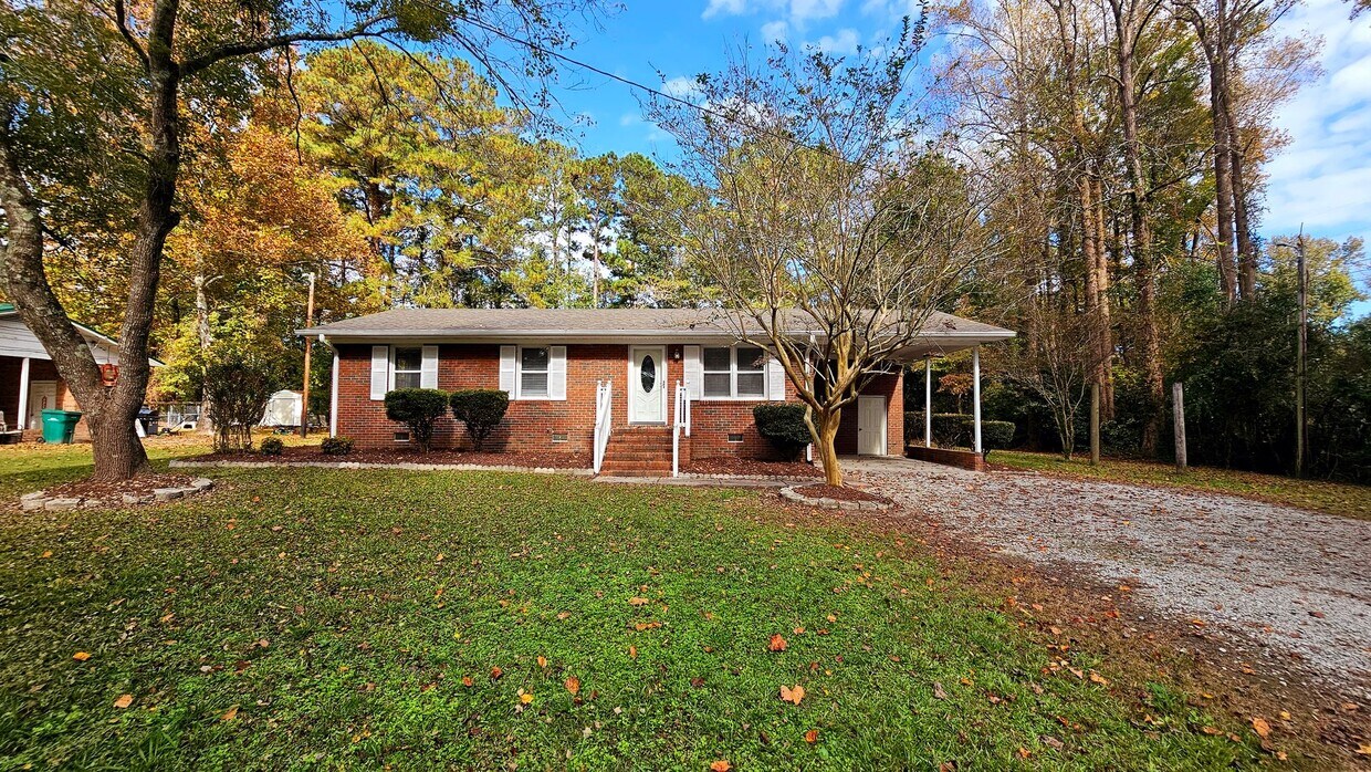 Primary Photo - 3 BR 1 BA near Onslow Pines Park