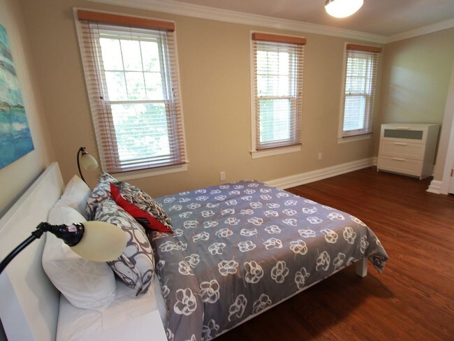 Foto del edificio - 2650 Woodley Pl NW