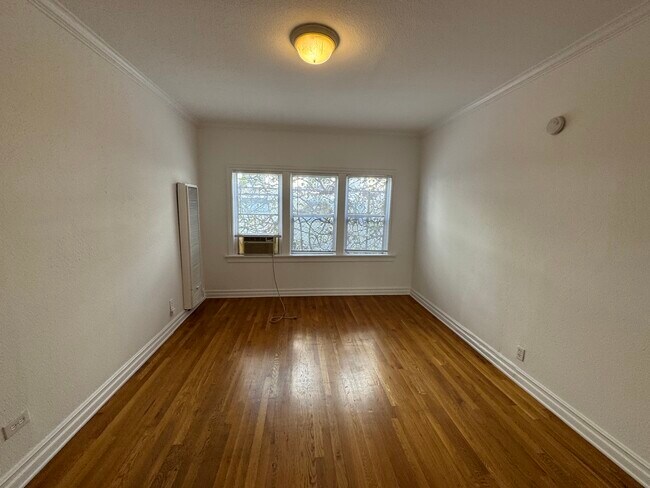 Foto del edificio - 1960 Argyle Ave