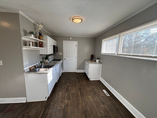 Foto del edificio - 2436 Davis Park Rd