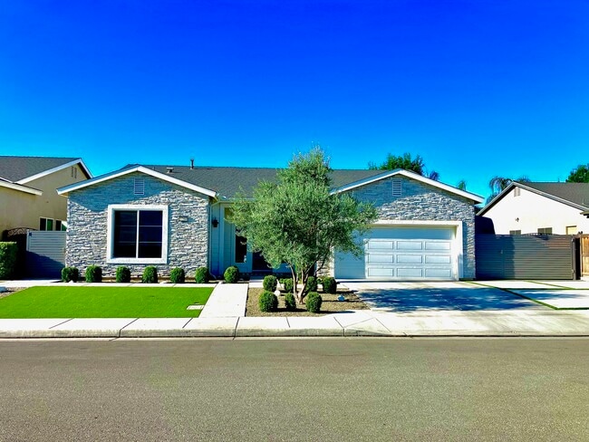 Foto del edificio - 9207 Manor Forest Ln