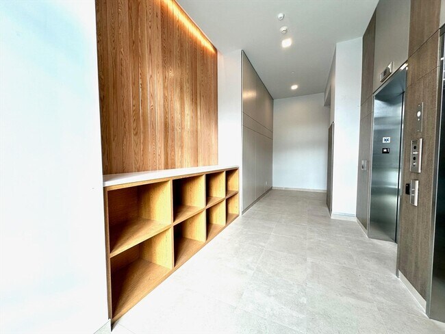 Foto del edificio - 45 E Central St