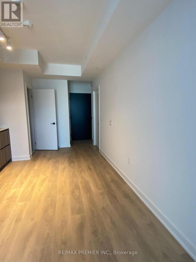 Photo du bâtiment - 127 Broadway Ave