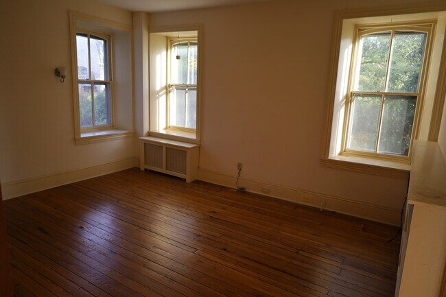 Building Photo - 84 Bethlehem Pike