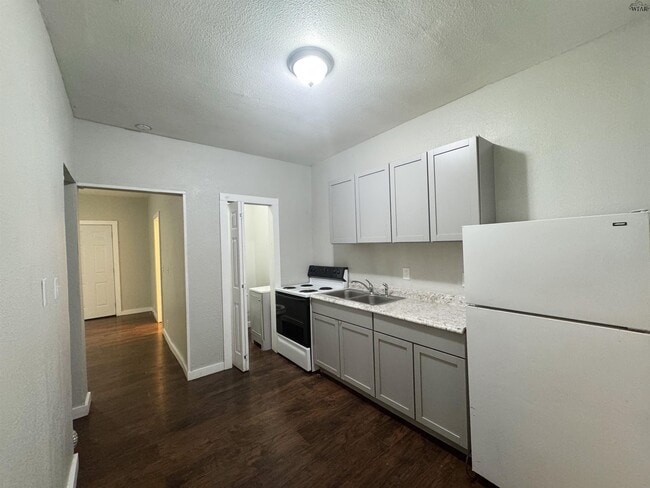 Foto del edificio - 2142 Avenue E