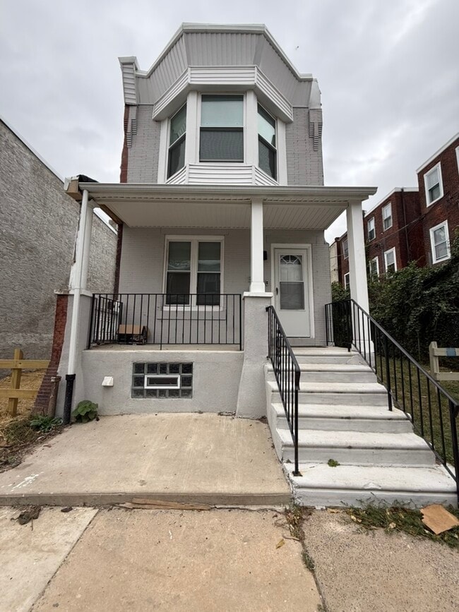 Building Photo - 5411 Spring St