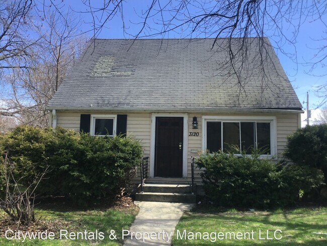 Foto del edificio - 4 br, 1 bath House - 3120 N. 1st St.