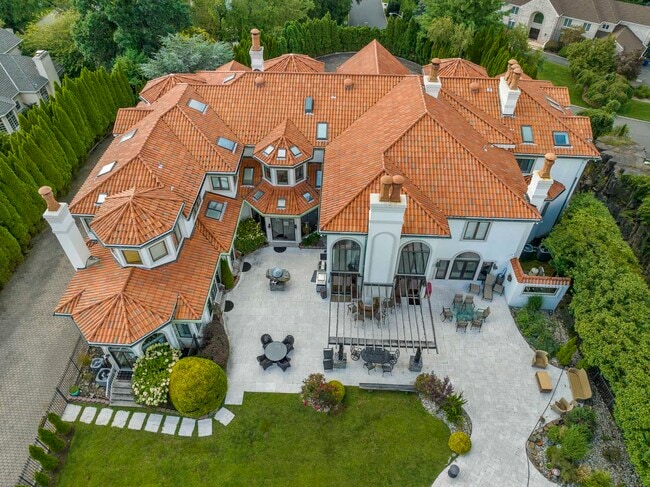 Foto del edificio - 142 Hoover Dr