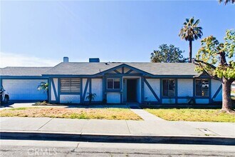 Building Photo - 448 E Walnut Ave
