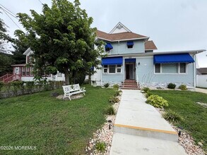 Building Photo - 368 Carr Ave