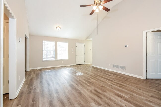 Foto del edificio - 6953 Cave Springs Rd