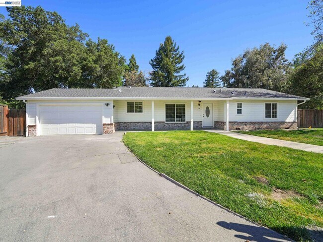 Foto del edificio - 72 Orchard Ct