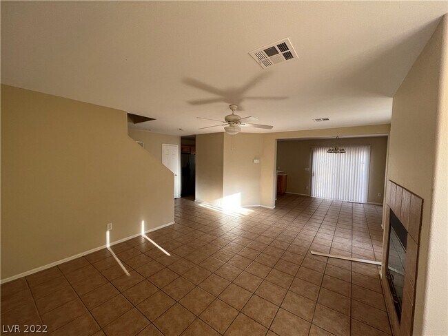 Building Photo - 608 Sistine St