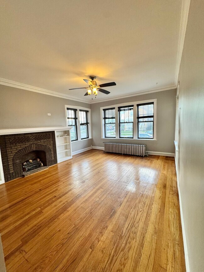 Foto del edificio - 5255 W Henderson St